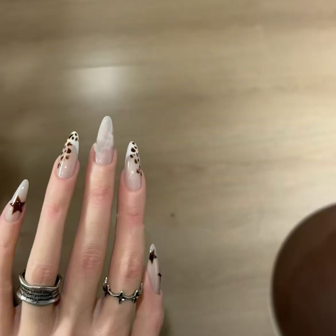 Künstlerisches Stiletto-Nagelset Brehn