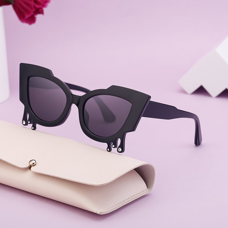 Damen Exklusive Katzenaugen-Sonnenbrille mit kunstvollen Details Brehn