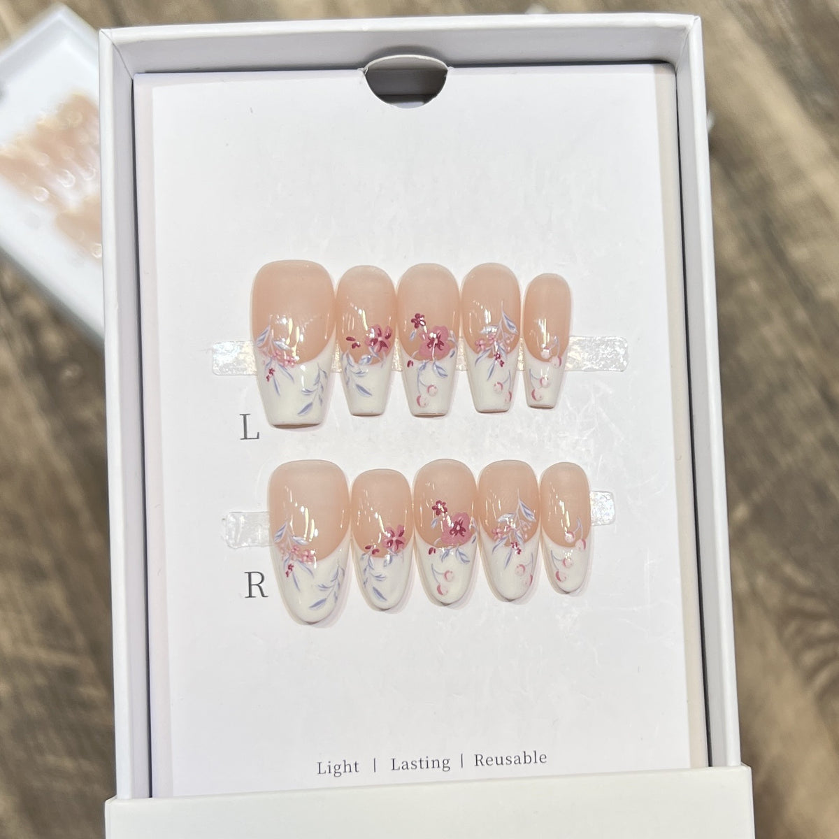 Floral Design Stiletto Press-On Nails Brehn