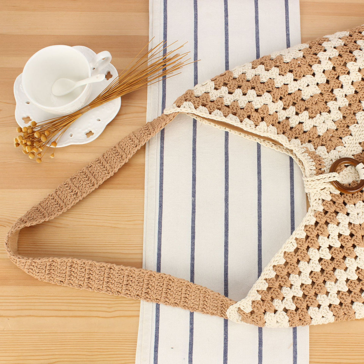 Handtasche Im Stilvollen Chevron-Design Brehn