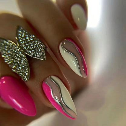 Künstlerisches Wellenmuster Nagelkunst