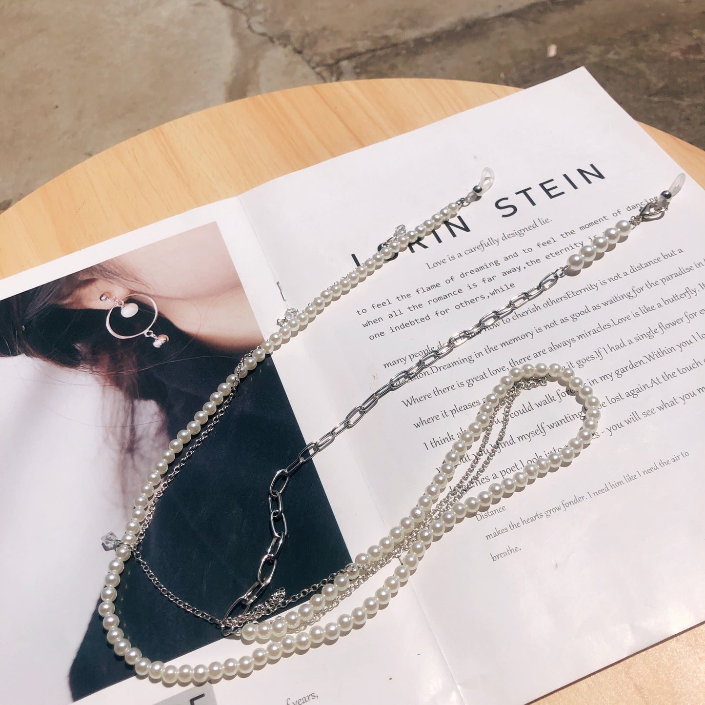 Elegante mit Perlen akzentuierte Brillen-Kette Brehn