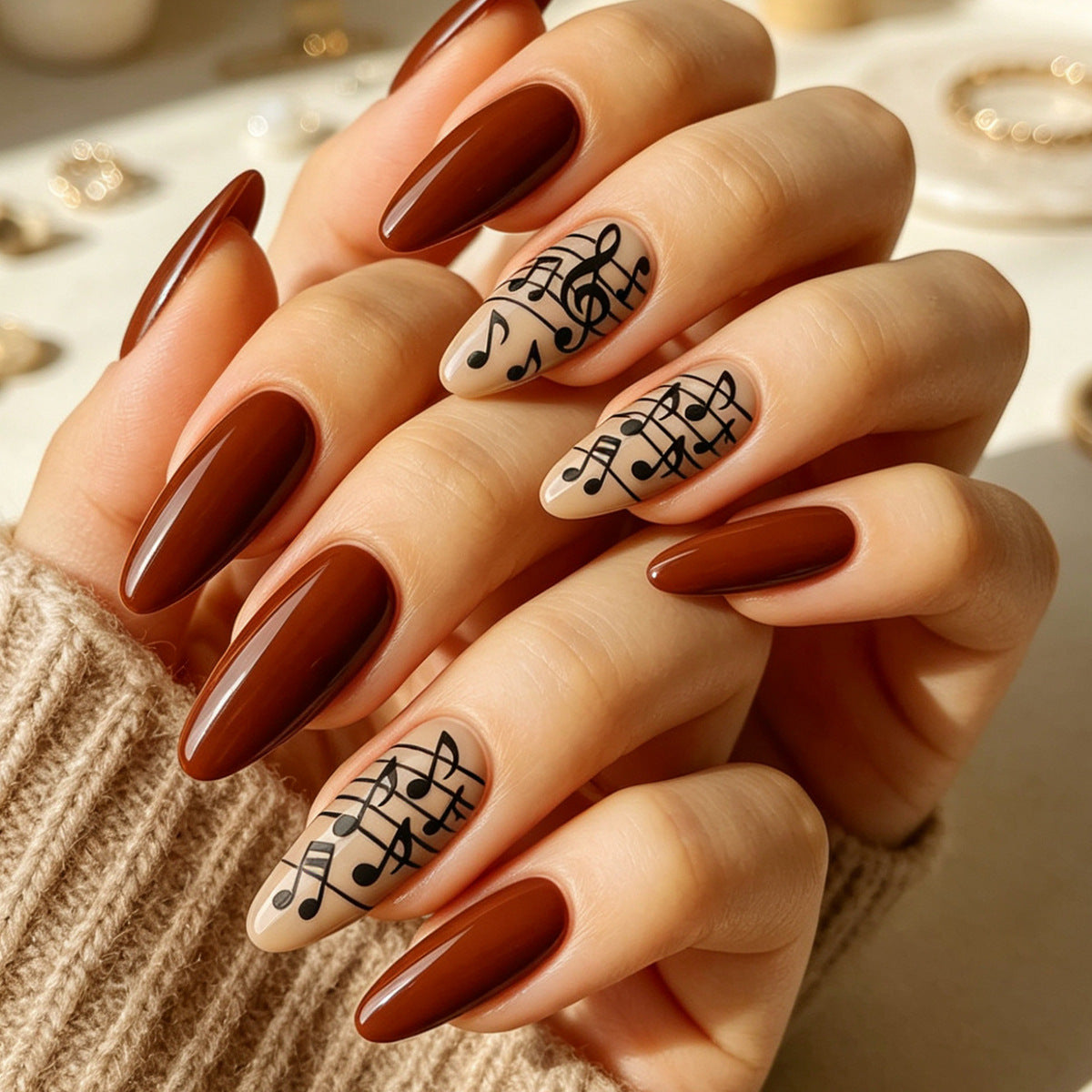Kunstnägel mit Kreativem Noten-Design Brehn