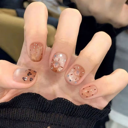 Künstlerische Druck-on-Nagelverlängerungen