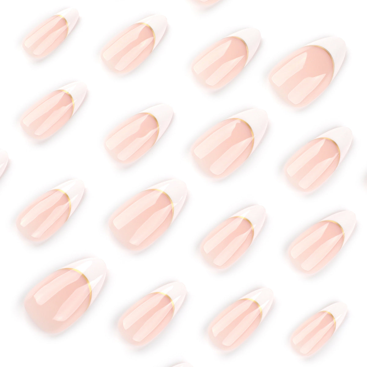 Kunstvolle French-Tip Nägel mit Goldakzenten Brehn