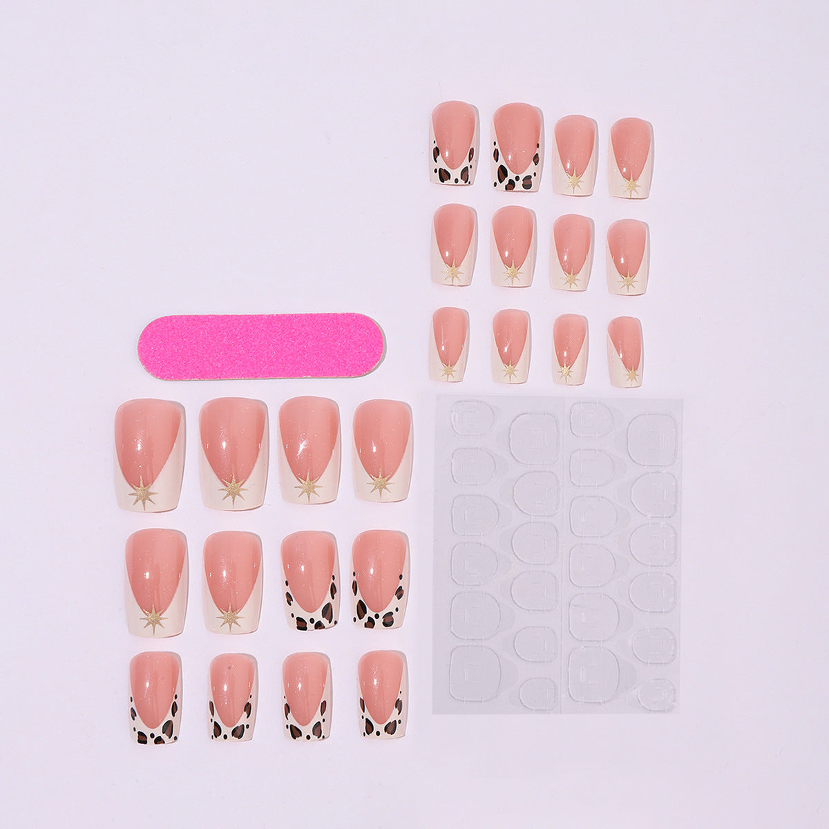 Kreatives Kunstnagelset mit eleganten Leoparden- und Glitzerakzenten Brehn