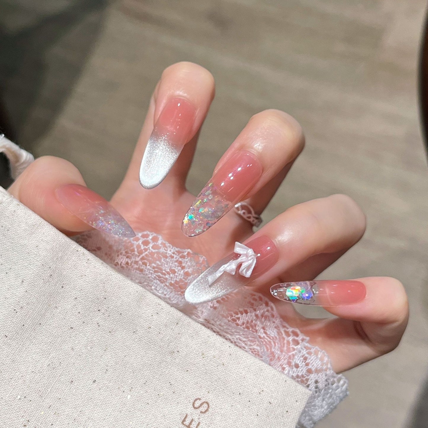 Elegante Glitzernde Press-On Nagelkunst Brehn