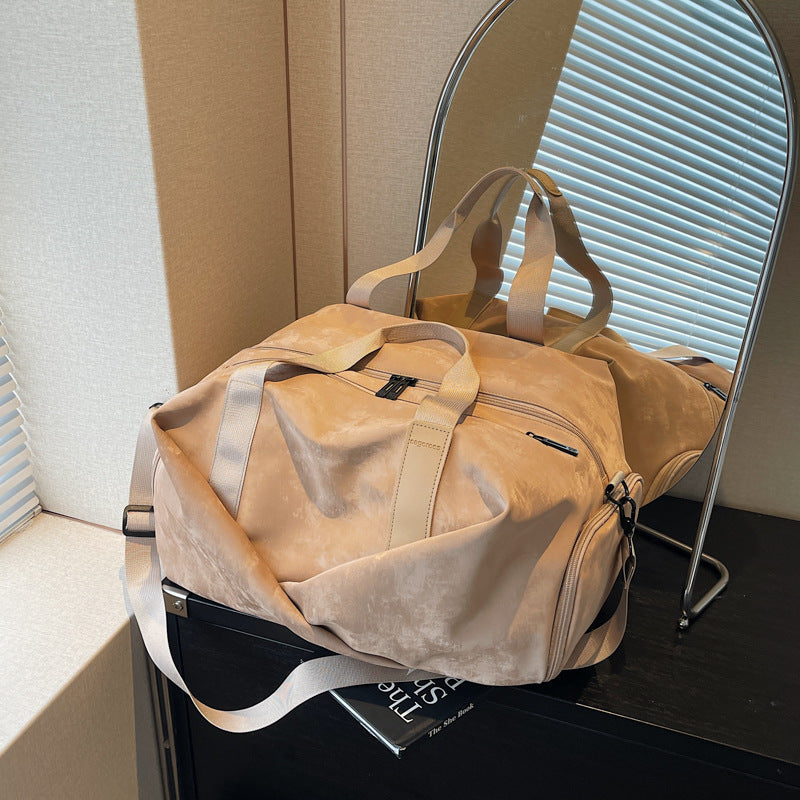 Sportliche Reisetasche Mit Innovativem Design Und Multifunktionalen Fächern Brehn