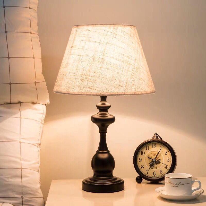 Elegante dekorative Tischlampe