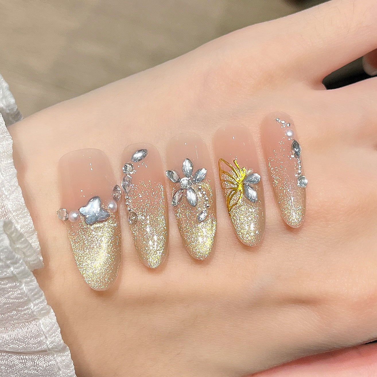 Künstlerische Glitter-Nagelverlängerungen Brehn