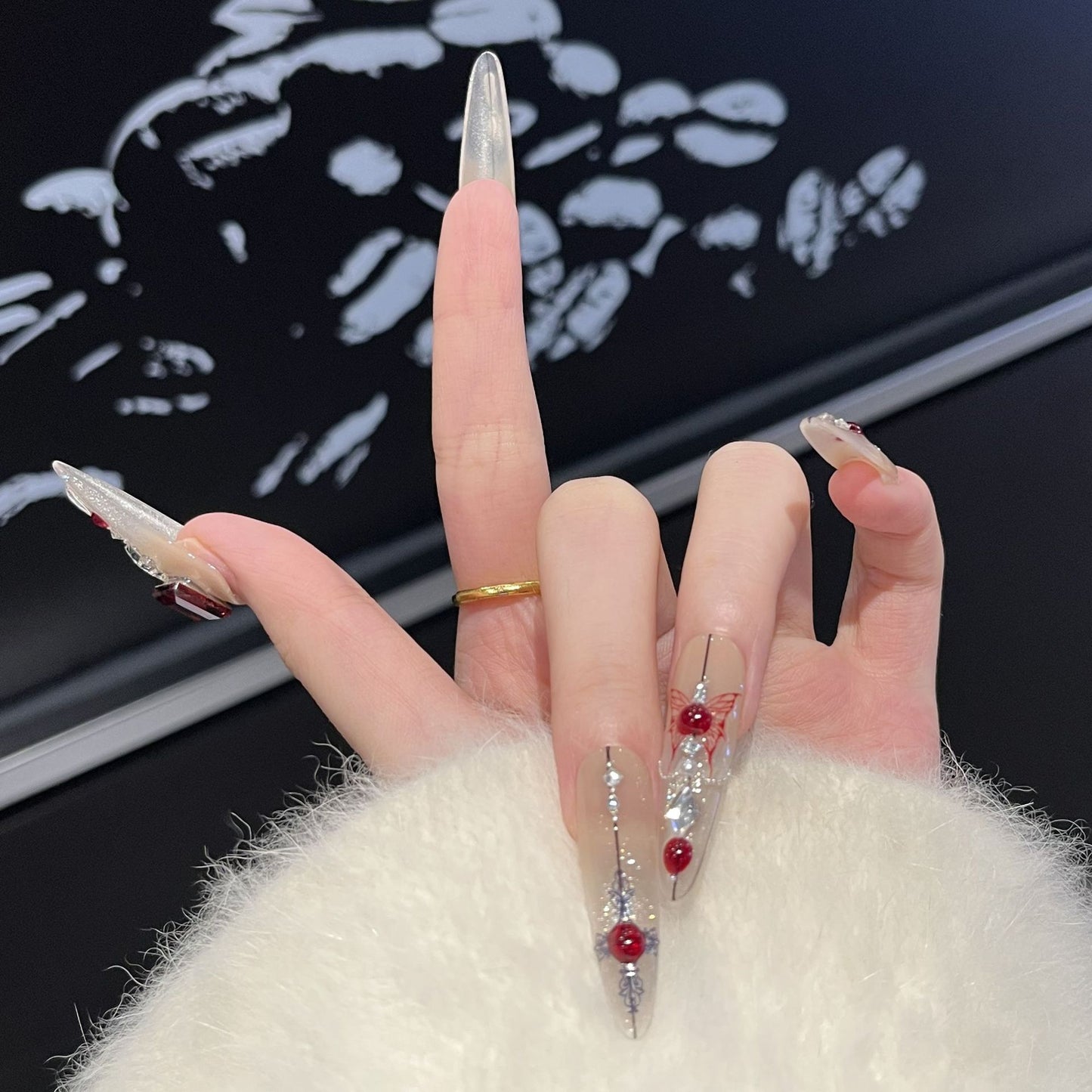 Künstlerisches floral verziertes Press-On Nail Set Brehn