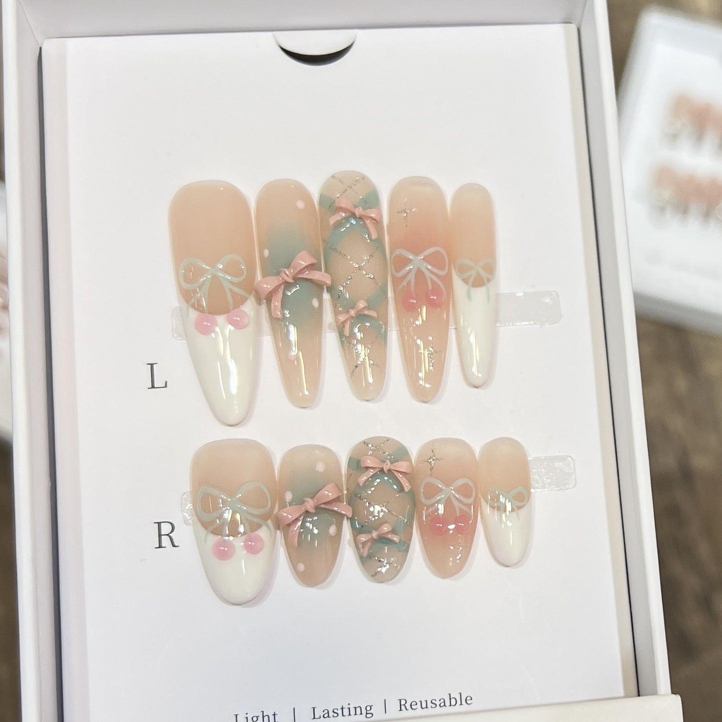 Ausführliches dekoratives Press-On-Nagelkunst-Set Brehn