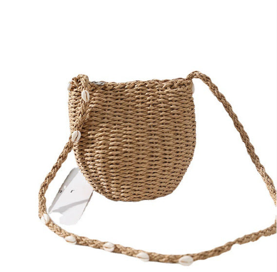 Damen Handtasche aus geflochtenem Naturmaterial mit Muschelverzierungen Brehn