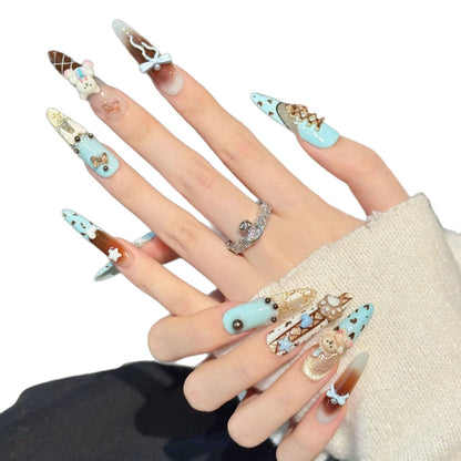 Dekoratives Press-On-Nagelkunst-Set mit verspielten Designs