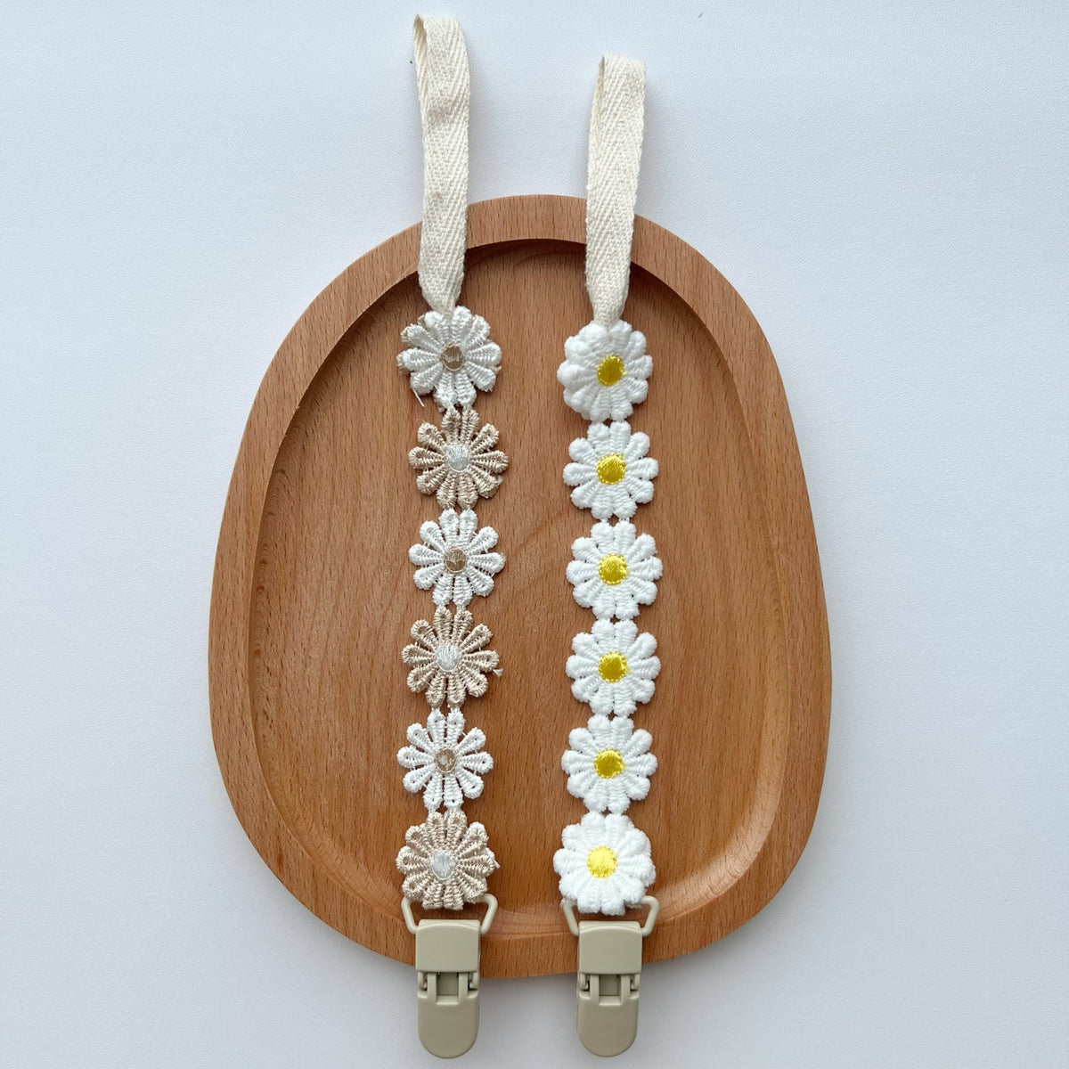 Crochet Daisy Schnullerclip mit Baumwollband