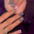 Elegante Gelnägel mit Glitzerstein Brehn