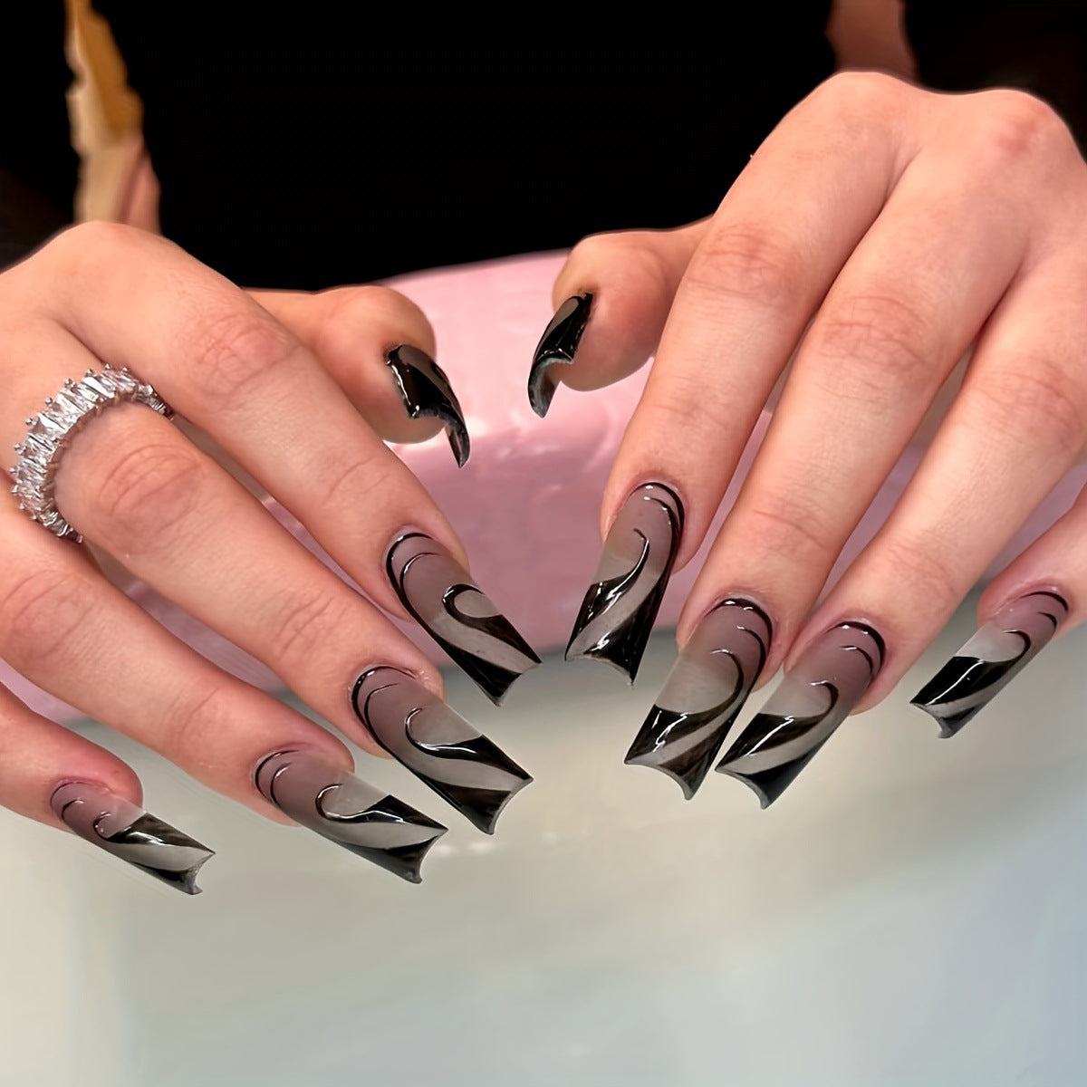 Stylische Abstract 3D Nagelkunst Verlängerungen Brehn