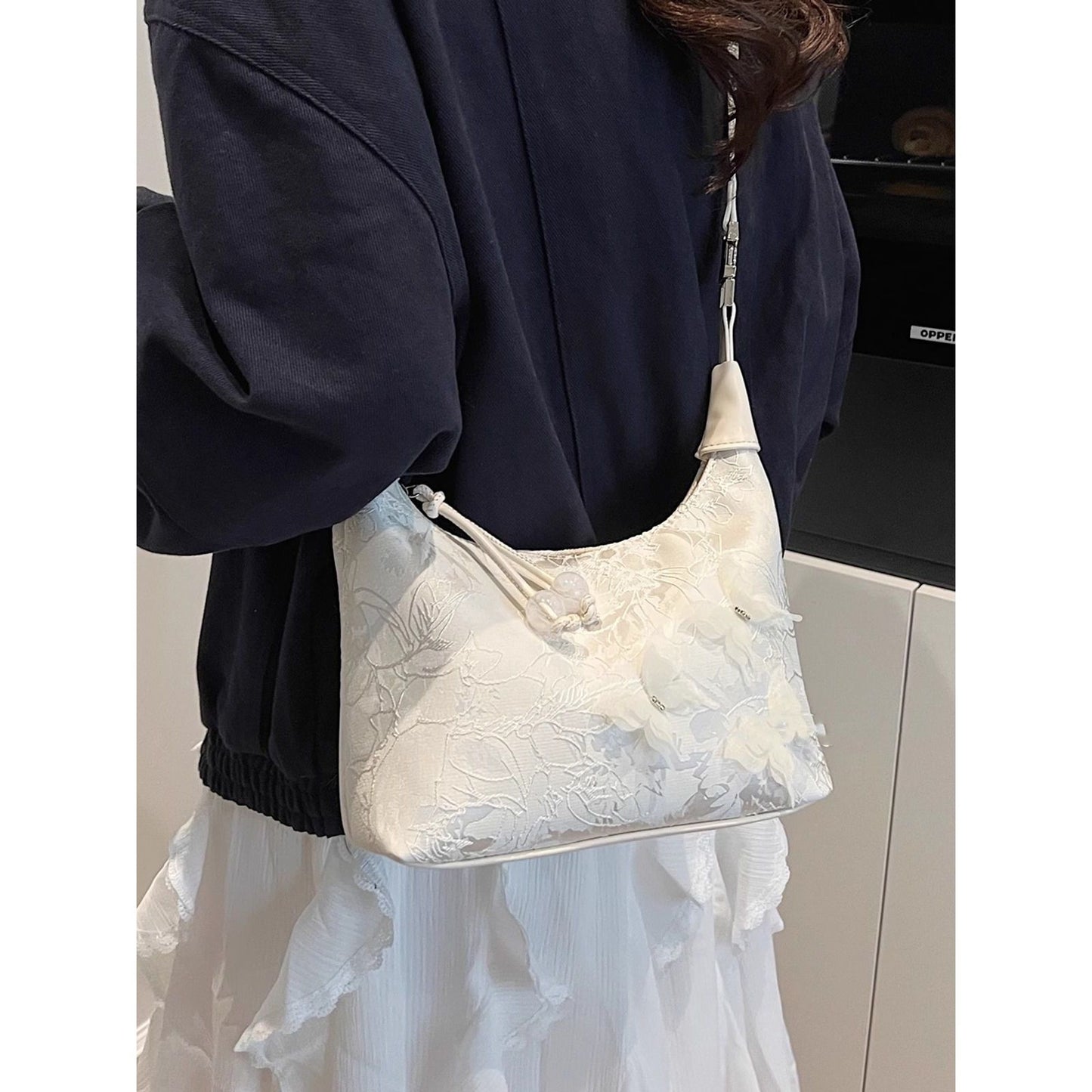 Blumenverzierte Hobo-Tasche Brehn