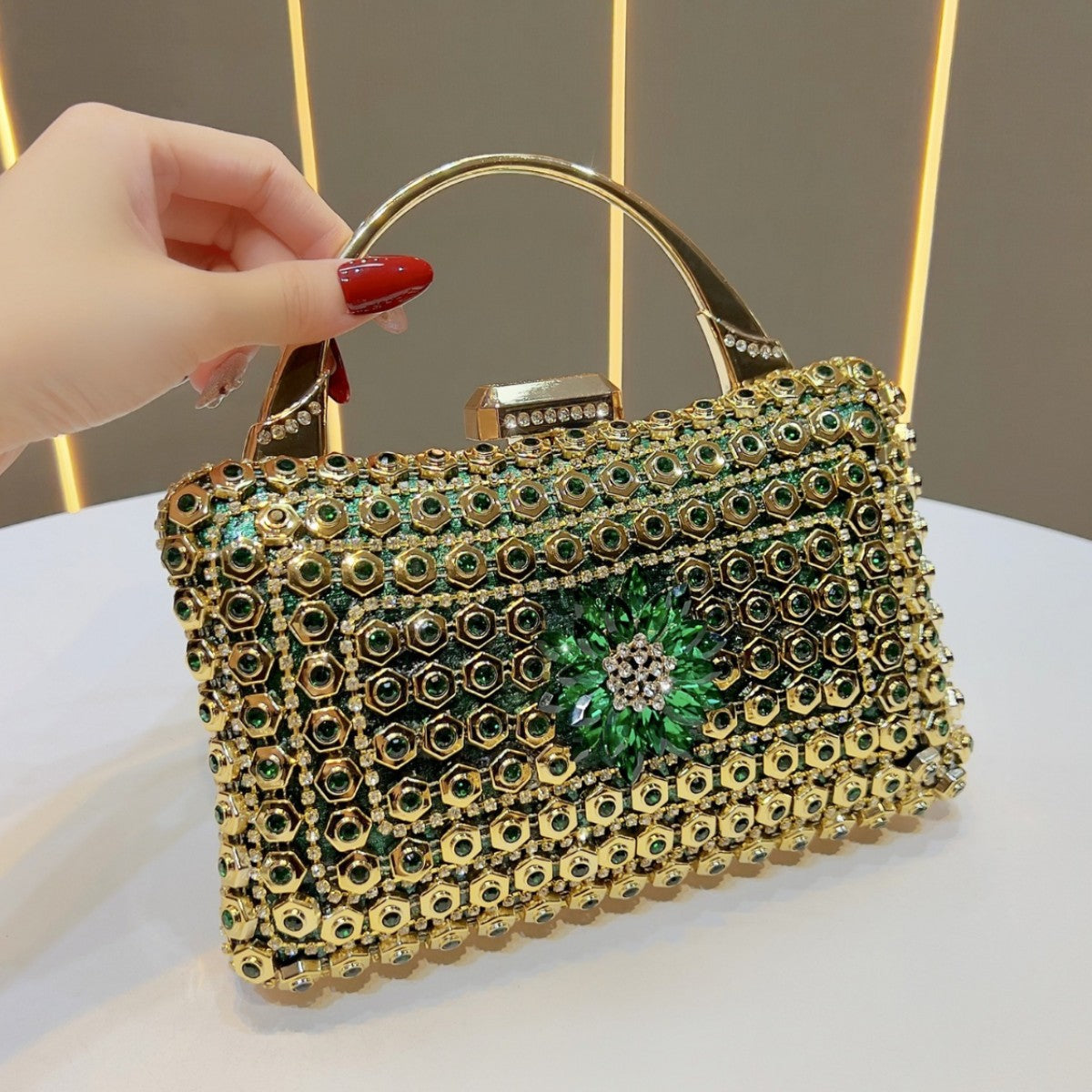 Edelstein-besetzte Abendhandtasche