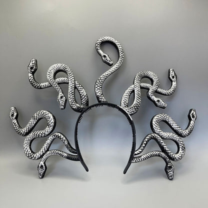 Medusa-inspirierter Haarreif mit 3D-Schlangenapplikationen