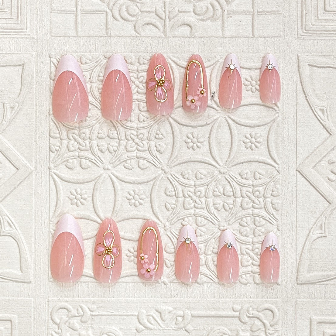 Elegantes Press-On Nagelkunst-Set mit floralen Akzenten Brehn