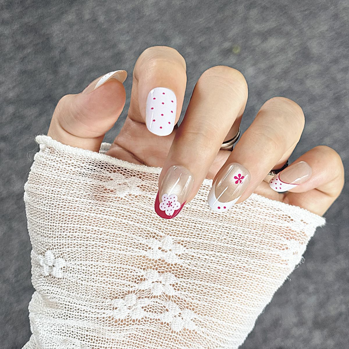 Floral Design Press-On Nail Set Brehn