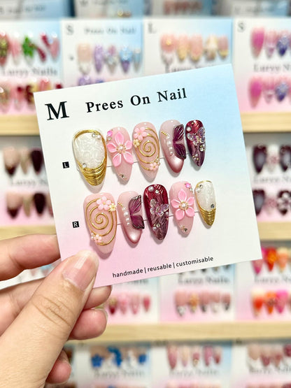 Dekoratives Press-On Nagelkunstset mit Blumendesigns