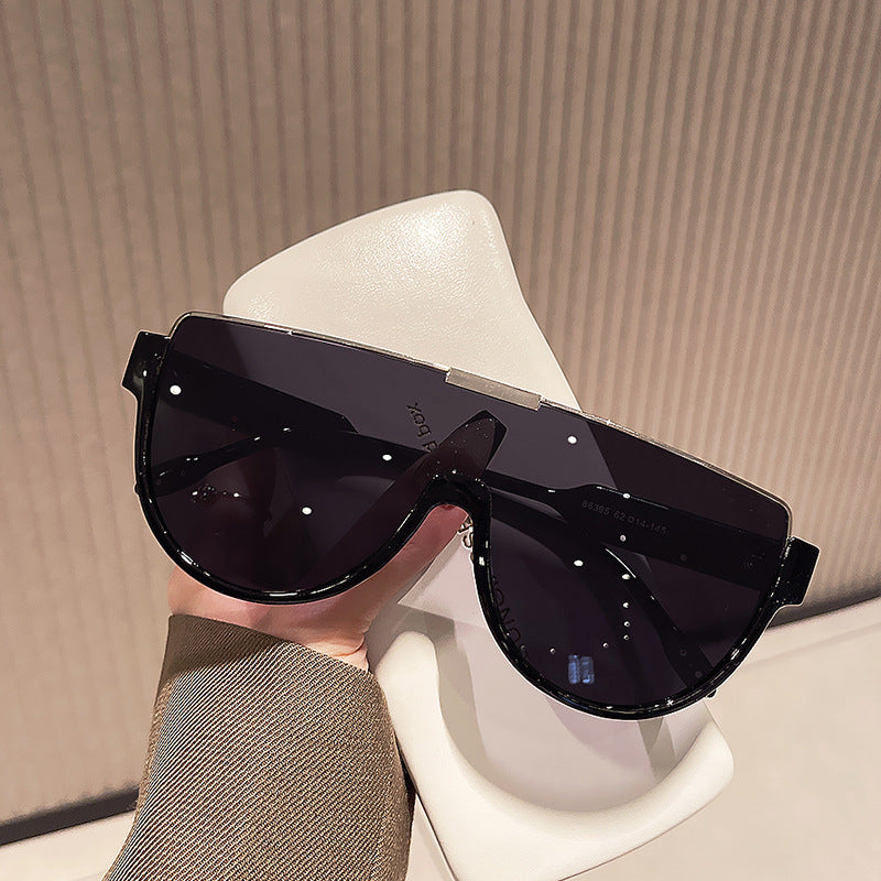 Damen futuristische Oversized-Sonnenbrille mit klarem Full-Rim-Rahmen Brehn
