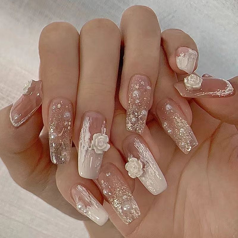 Kunstfingernägel mit Elegantem Herz-Design Brehn