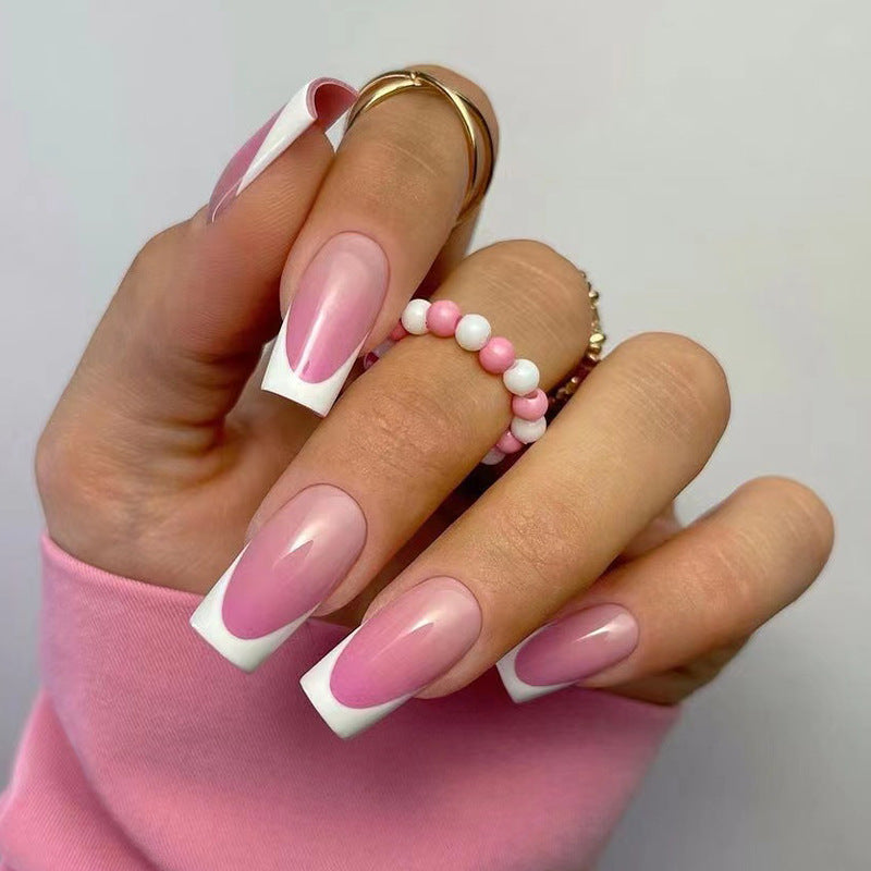 Kunstvolle Nagelverlängerungen mit zartem Ombre-Design Brehn