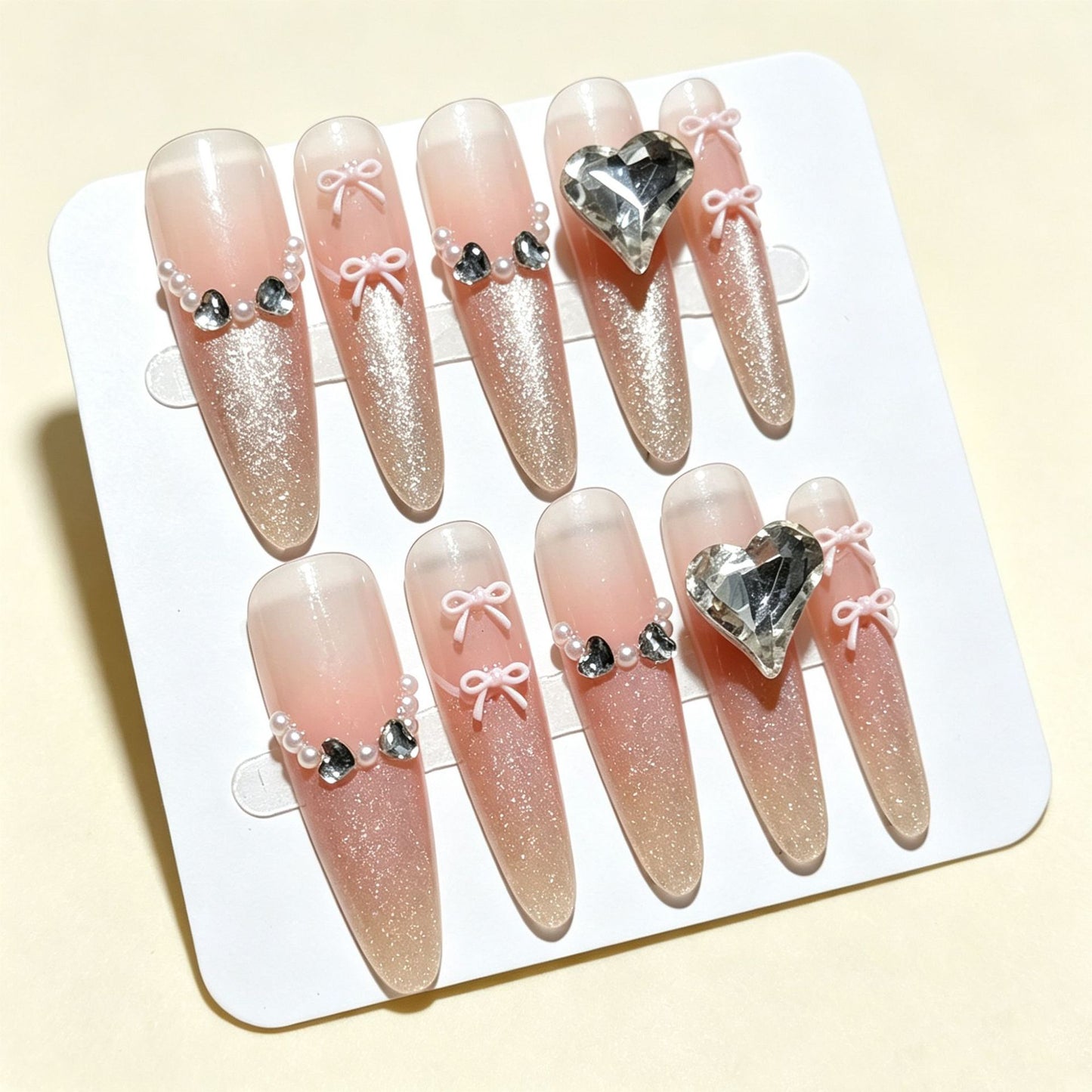Dekorative Strass Nagelkunst Tipps Brehn