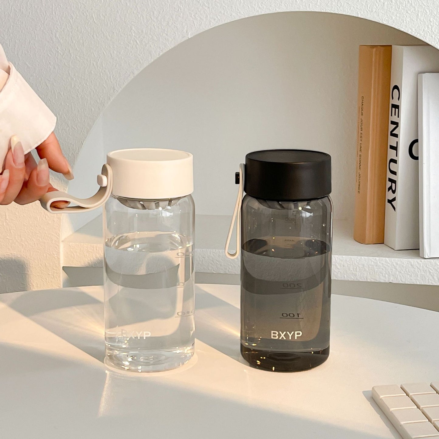 Damen BPA-freie Trinkflasche mit Smart-Deckel von Brehn