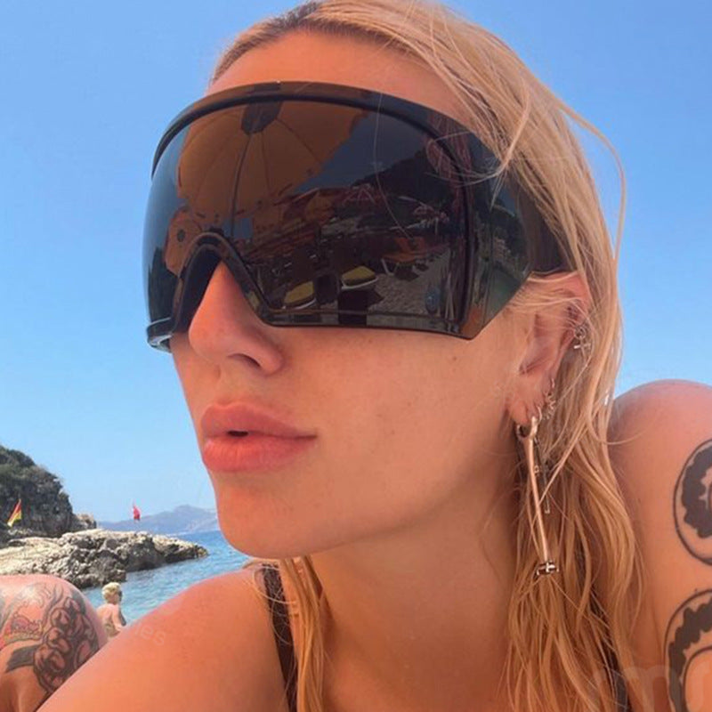 Damen Sportliche Sonnenbrille mit aerodynamischem Design Brehn