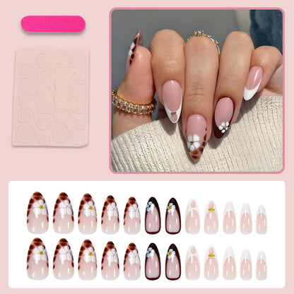 Kunstnagelset mit eleganten Blumen- und Ombré-Designs Brehn