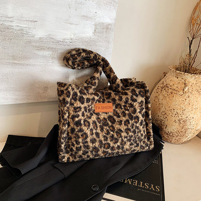 Stilvolle Tierdruck-Handtasche