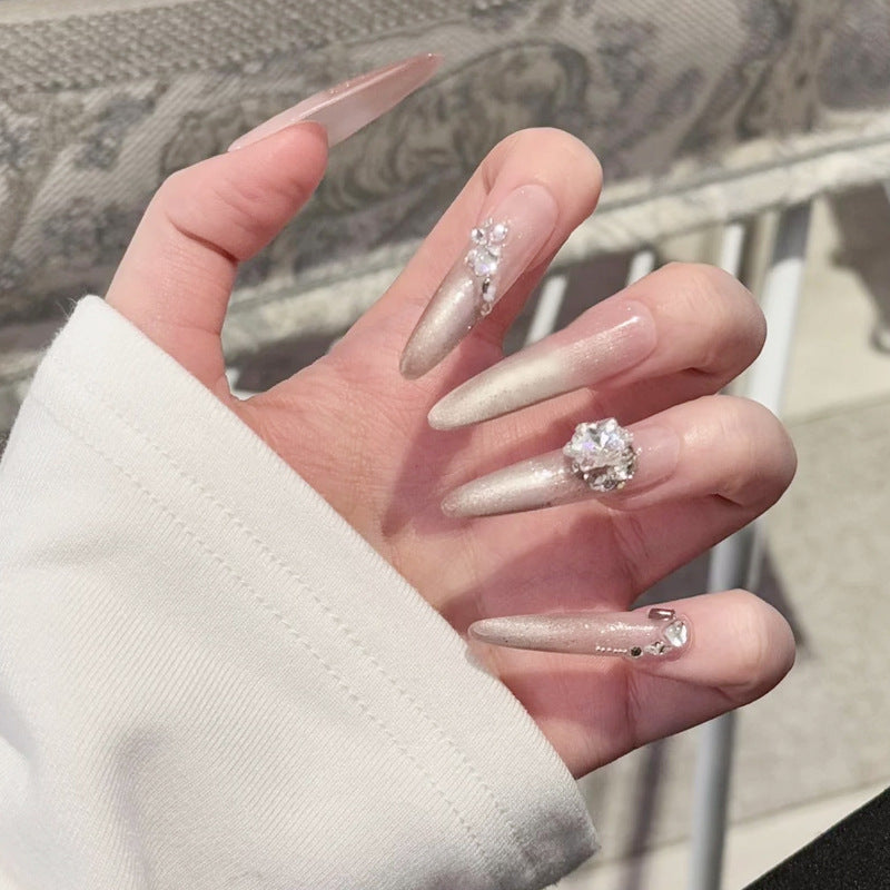 Kunstnagelset mit glamourösem Glitzereffekt Brehn
