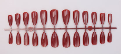 Kunstnagelset mit schimmernden Designs Brehn