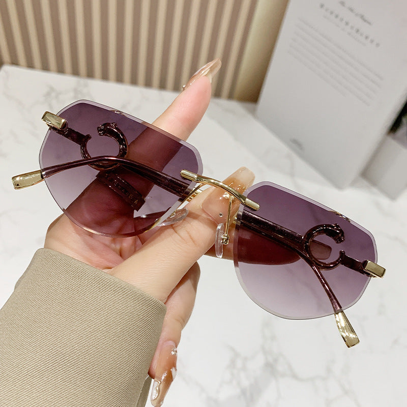 Damen trendige schicke Sonnenbrille im modernen Design mit filigranem Metallrahmen Brehn