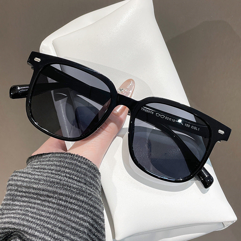 Damen moderne quadratische Sonnenbrille mit stilvollem, transparentem Rahmen Brehn