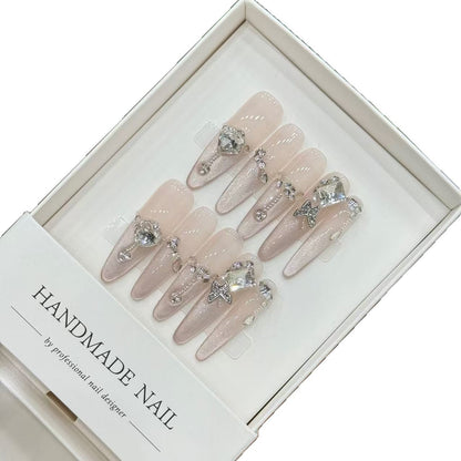 Künstlerisches handgemachtes Press-On-Nagelset mit glamourösen Kristallakzenten