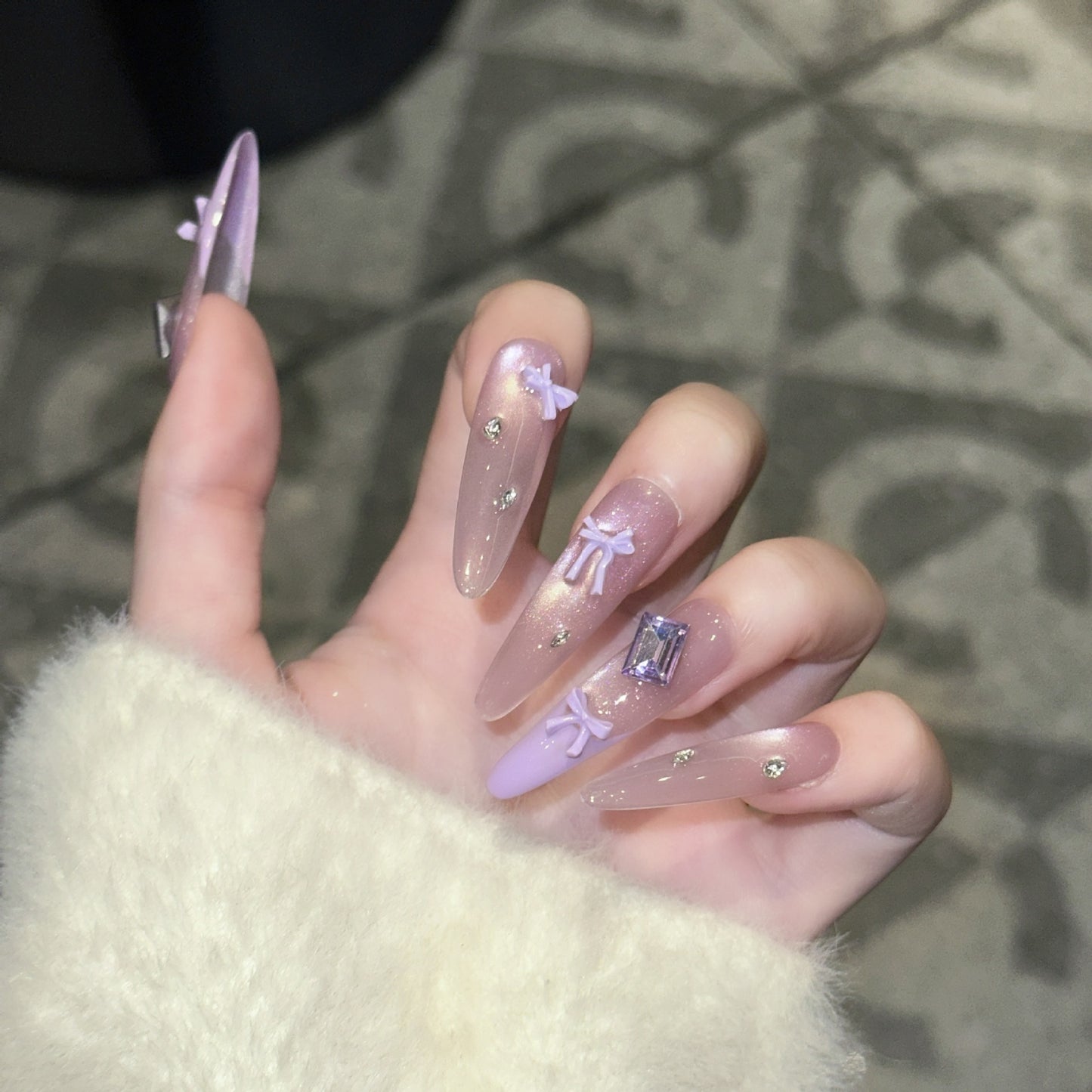 Elegantes handgefertigtes Press-On Nagelkunstset Brehn