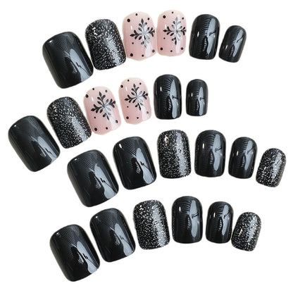 Kunstnagelset mit festlichem Winterthema Brehn