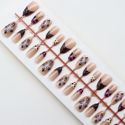 Modischer Press-On Nagelset