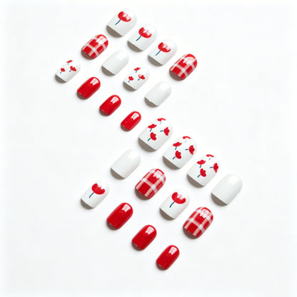 Saisonales Floral Nagelkunstdesign