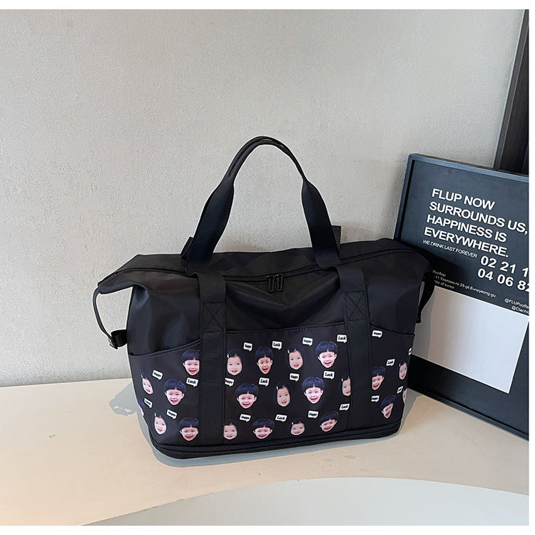 Verspieltes Grafikdesign Duffle