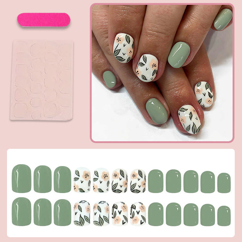 Kunstnagelset mit eleganten floralen Mustern und modernem Design Brehn