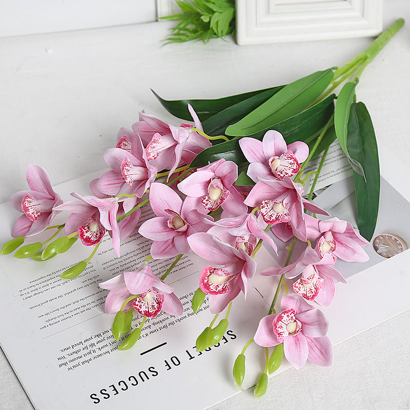 Realistischer Orchideenstängel