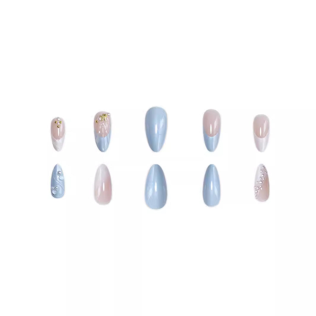 Künstlerisch vom Ozean inspirierte Acryl-Nagelverlängerungen Brehn