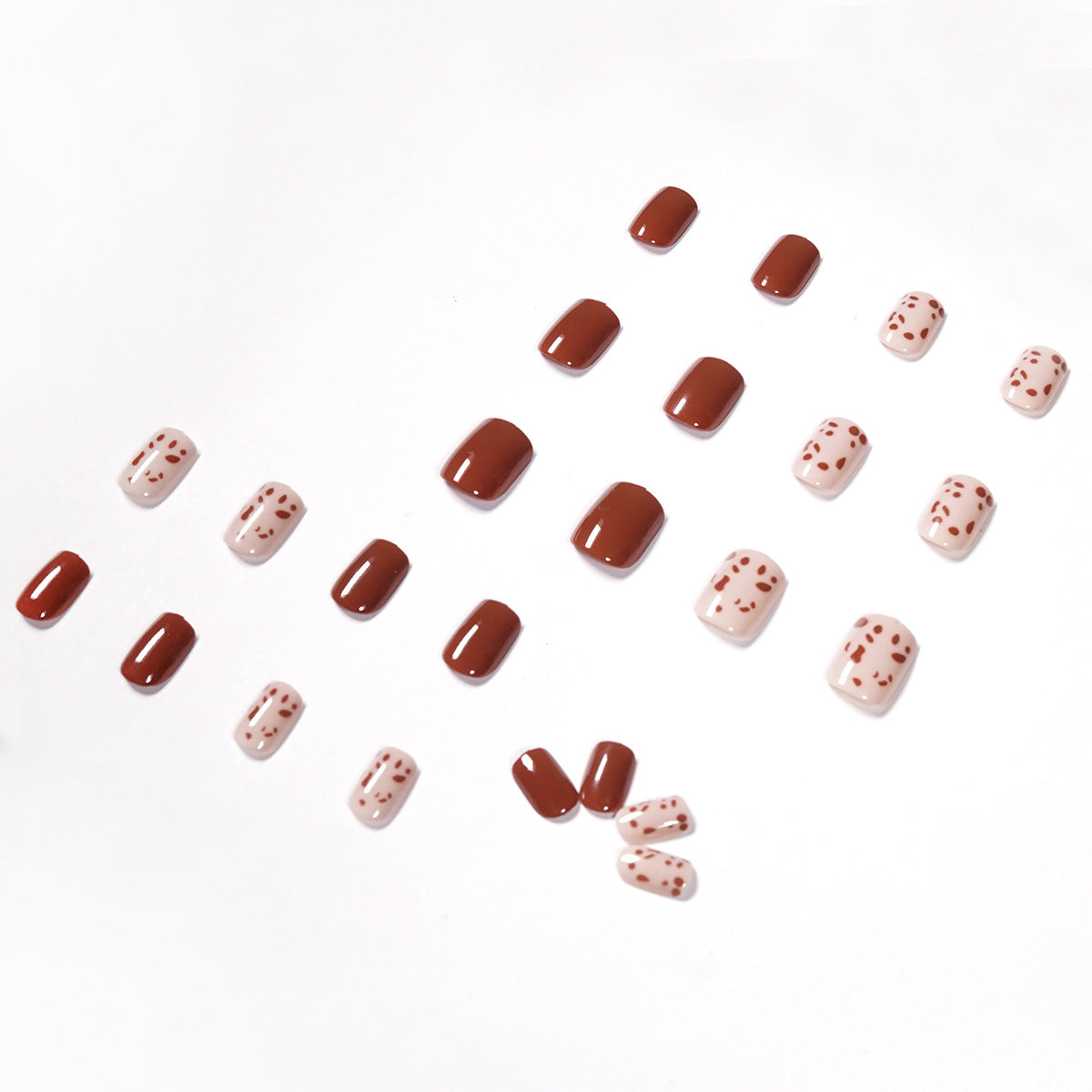 Kunstvolle Nagelkunst im eleganten Design Brehn