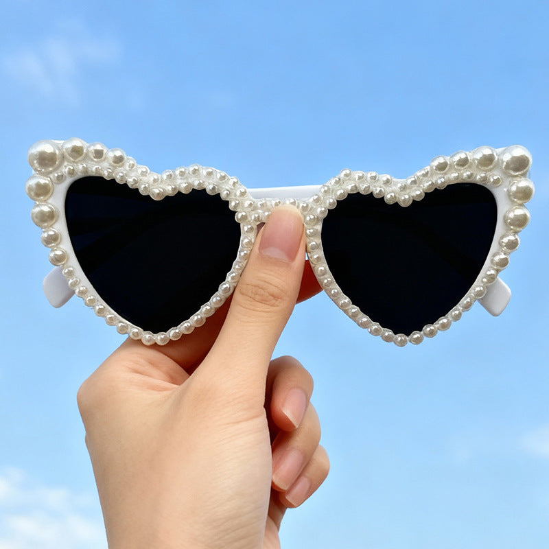 Herzförmige Sonnenbrille mit Perlendetails Brehn